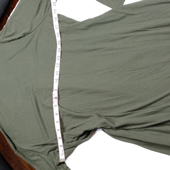 Fashion nova forest green long sleeved dress - Picture 7 of 7